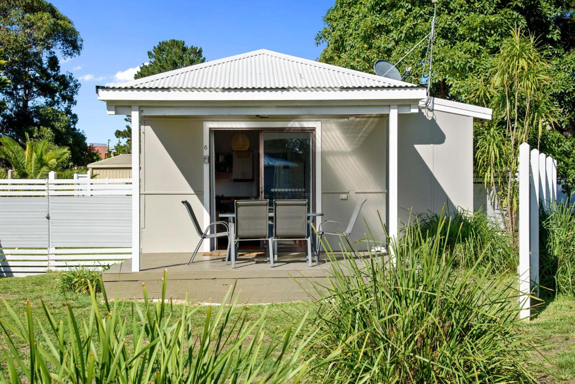Calm Waters Waterfront Cottages Sussex Inlet Room photo